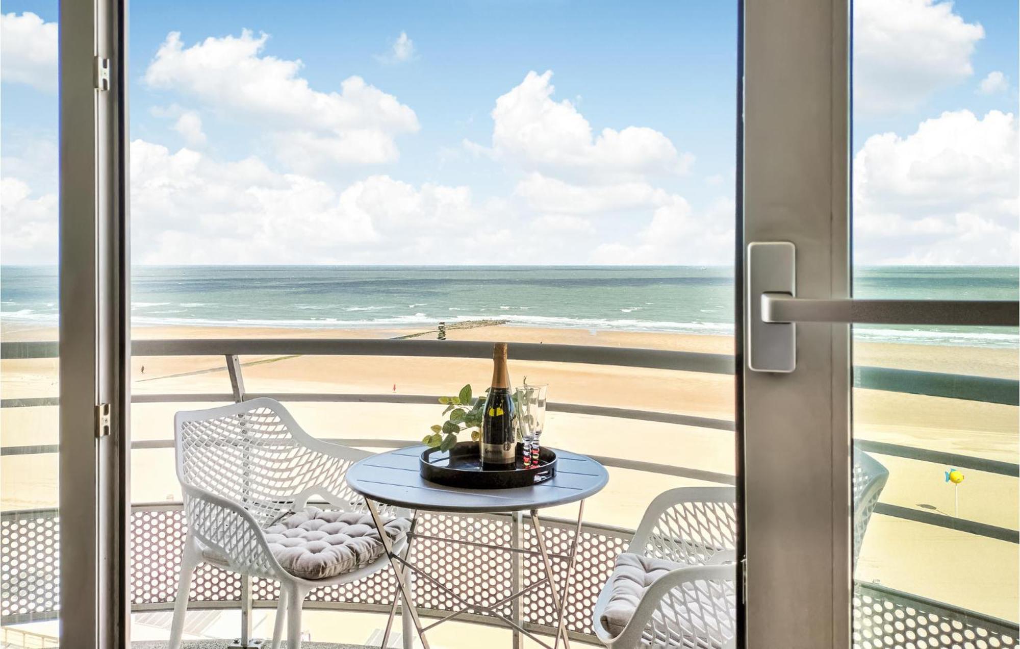 2 Bedroom Lovely In Oostende